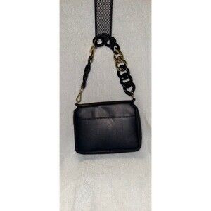 Gorgeous handbag can be used 3 ways!